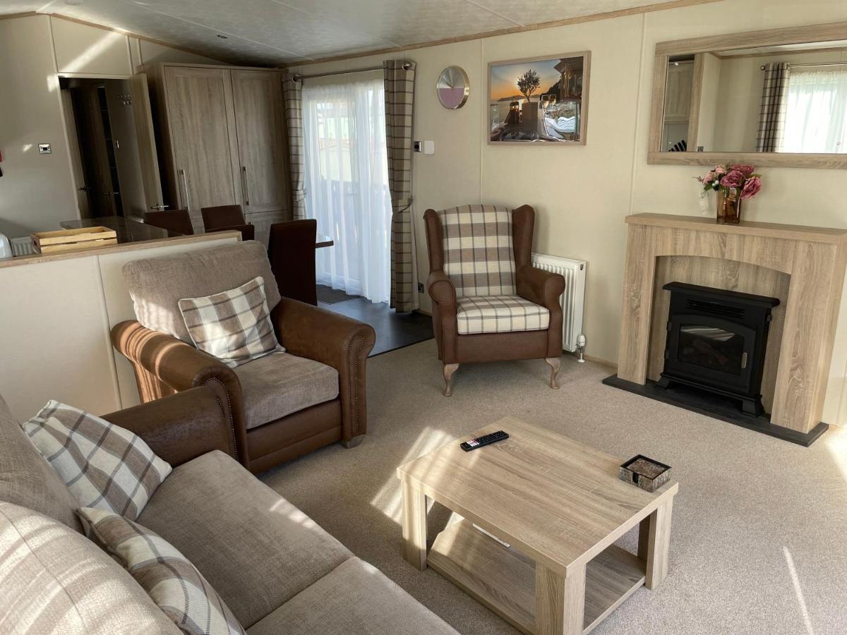 Beautiful 2 Bedroom Helmsley Lodge نورث هامبتون المظهر الخارجي الصورة