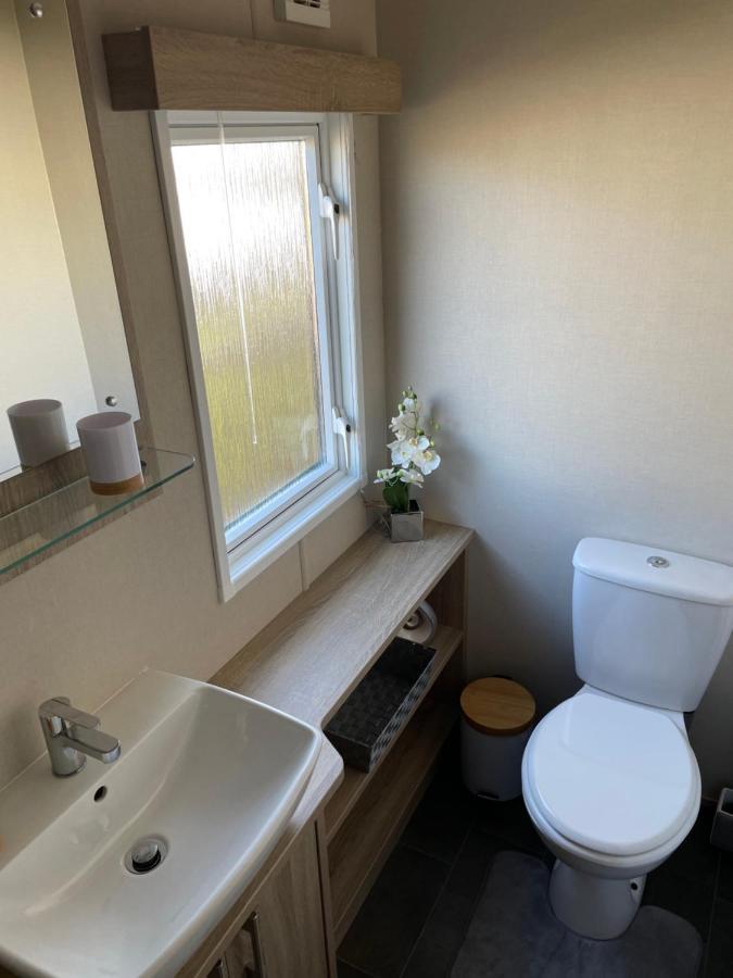 Beautiful 2 Bedroom Helmsley Lodge نورث هامبتون المظهر الخارجي الصورة