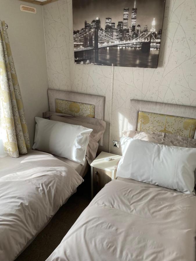 Beautiful 2 Bedroom Helmsley Lodge نورث هامبتون المظهر الخارجي الصورة